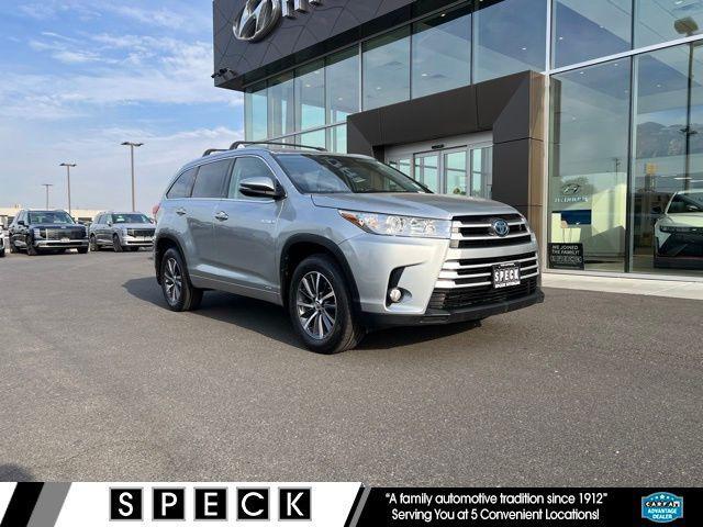 used 2017 Toyota Highlander Hybrid car, priced at $26,500