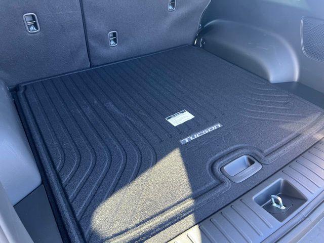 new 2026 Hyundai TUCSON Hybrid car, priced at $40,980