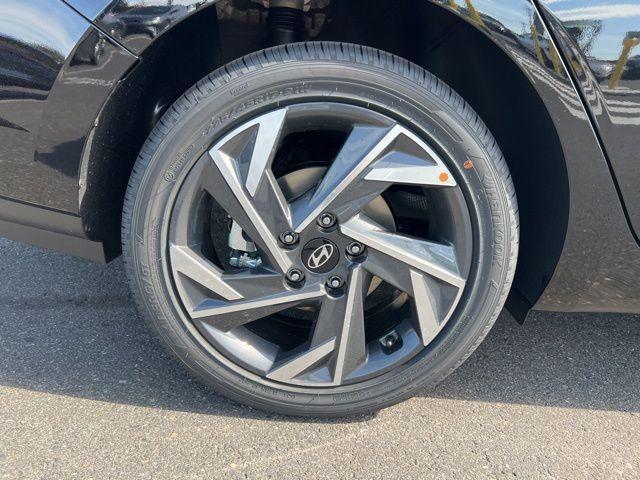 new 2025 Hyundai ELANTRA HEV car, priced at $25,916