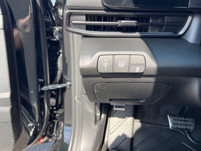 new 2025 Hyundai ELANTRA HEV car, priced at $25,916