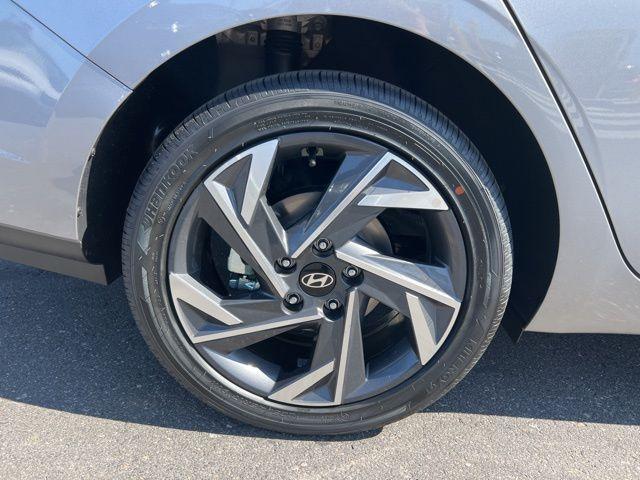 new 2025 Hyundai ELANTRA HEV car, priced at $25,888