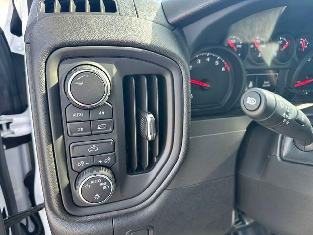 new 2025 Chevrolet Silverado 1500 car, priced at $39,004