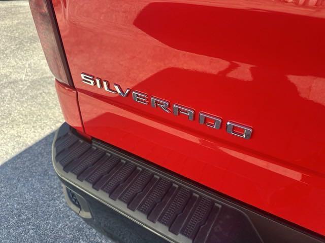 new 2025 Chevrolet Silverado 1500 car, priced at $42,938