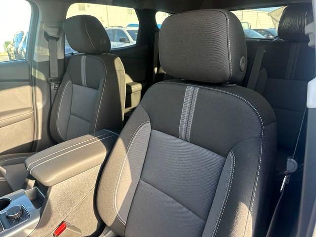 new 2025 Chevrolet Blazer car, priced at $32,555