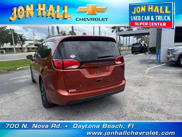 used 2018 Chrysler Pacifica car, priced at $11,978