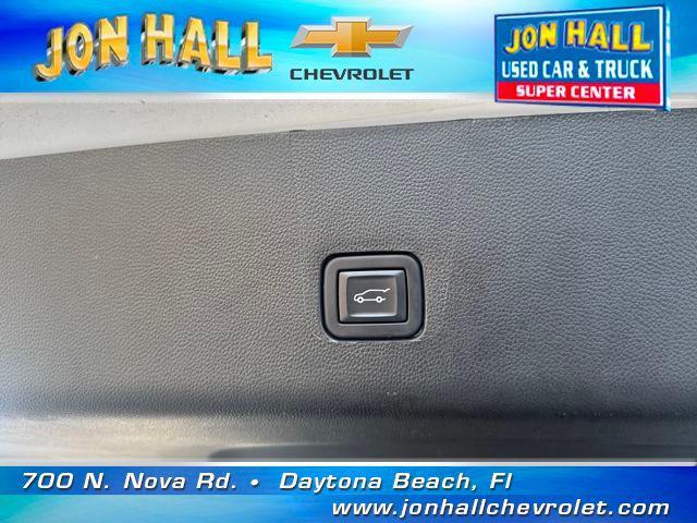 used 2022 Chevrolet Traverse car, priced at $23,978