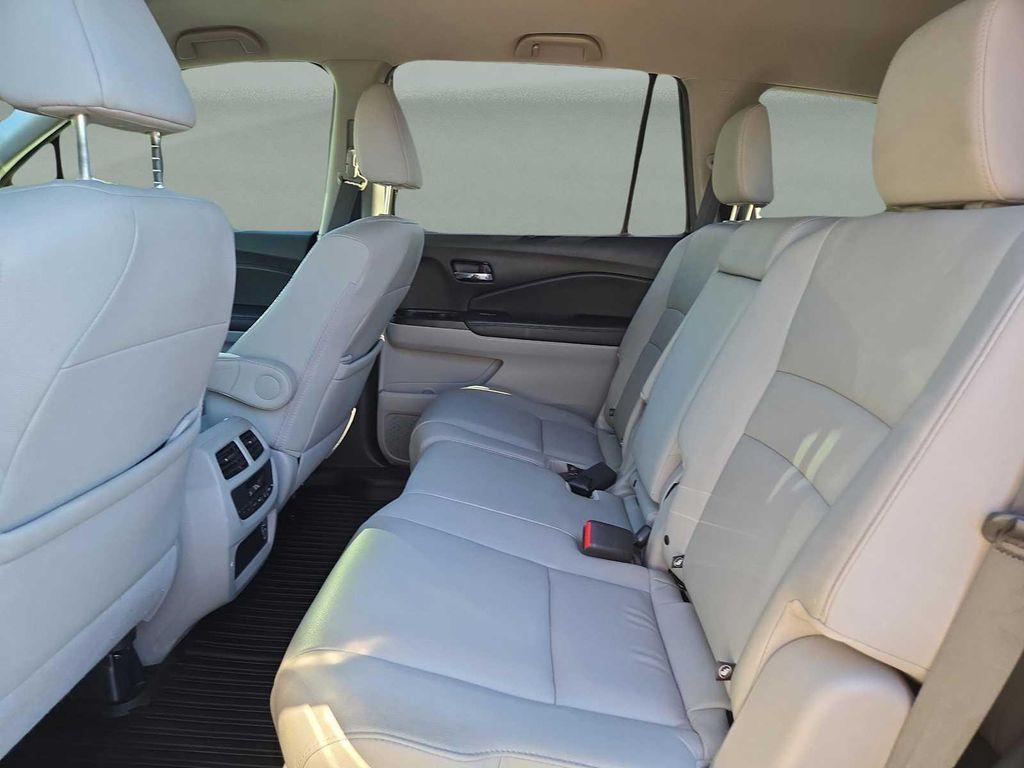 used 2022 Honda Pilot car, priced at $23,998