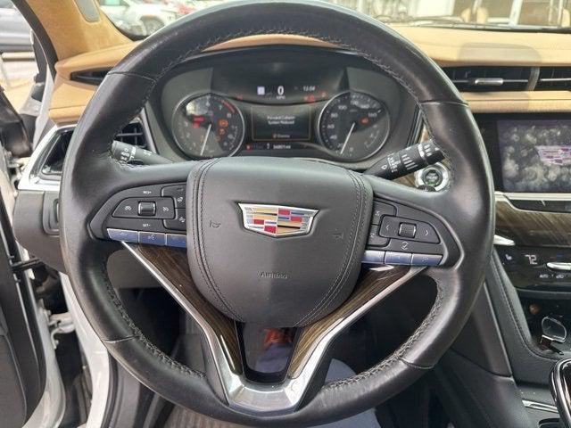 used 2022 Cadillac XT6 car, priced at $35,998