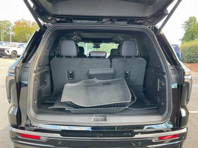 used 2024 Chevrolet Traverse car, priced at $52,089