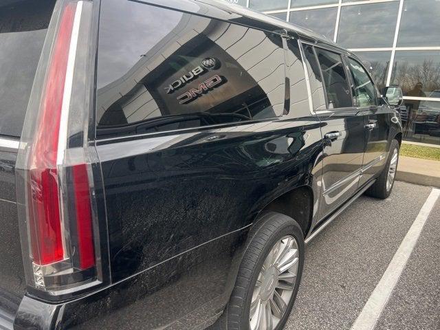 used 2018 Cadillac Escalade ESV car, priced at $35,828