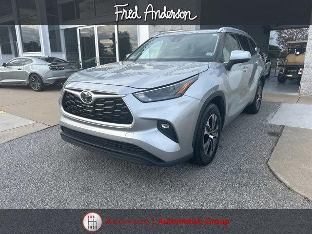 used 2022 Toyota Highlander car, priced at $33,191