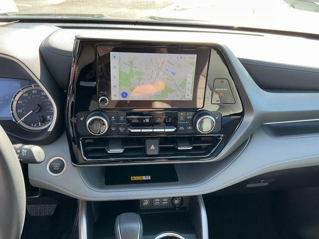 used 2024 Toyota Highlander car, priced at $44,292