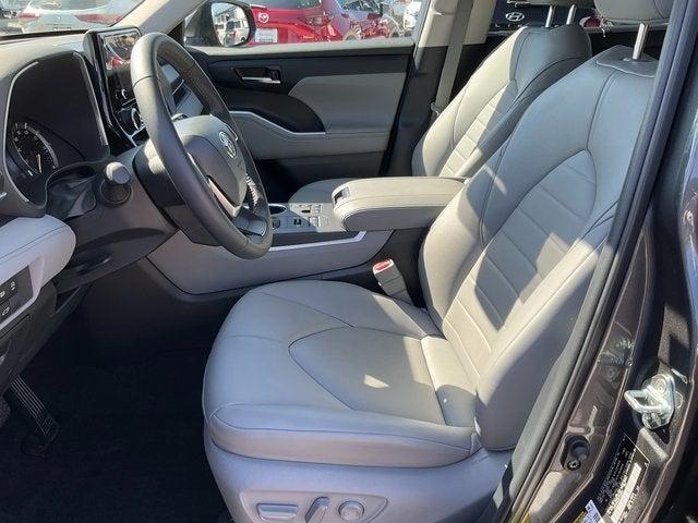 used 2024 Toyota Highlander car, priced at $44,292