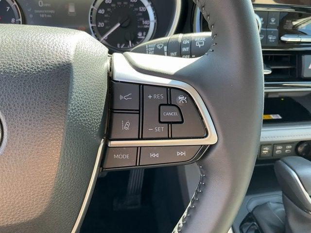 used 2024 Toyota Highlander car, priced at $44,292
