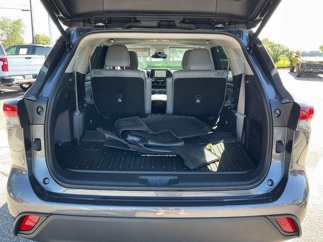 used 2024 Toyota Highlander car, priced at $44,292