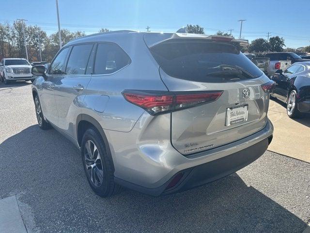 used 2022 Toyota Highlander car, priced at $32,488