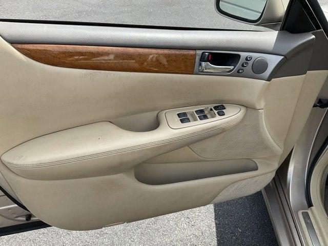 used 2005 Lexus ES 330 car, priced at $4,990