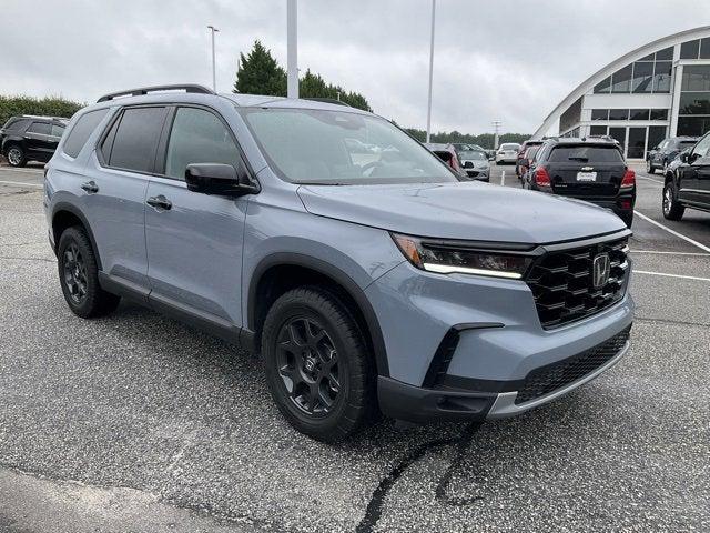 used 2025 Honda Pilot car, priced at $46,997