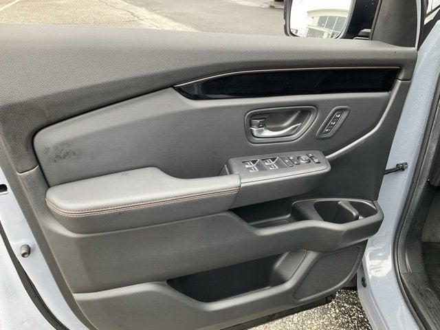 used 2025 Honda Pilot car, priced at $46,997