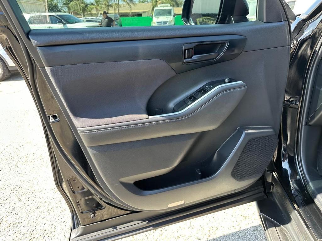 used 2021 Toyota Highlander car, priced at $23,889