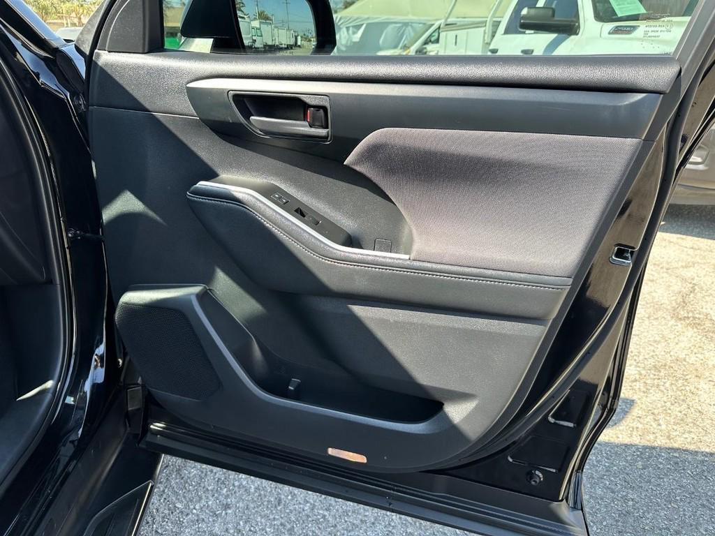 used 2021 Toyota Highlander car, priced at $23,889