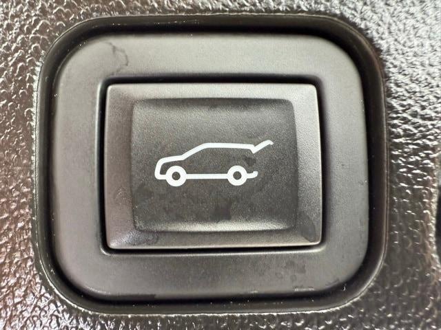 used 2023 GMC Acadia car, priced at $35,974