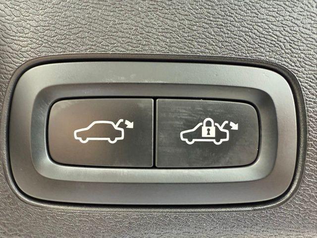 used 2022 Volvo XC60 car, priced at $30,574