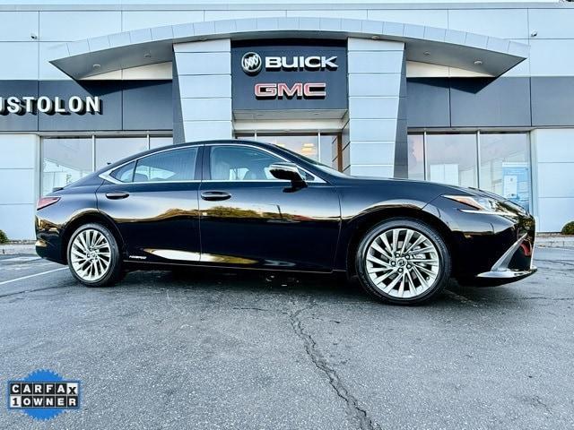 used 2022 Lexus ES 300h car, priced at $38,974