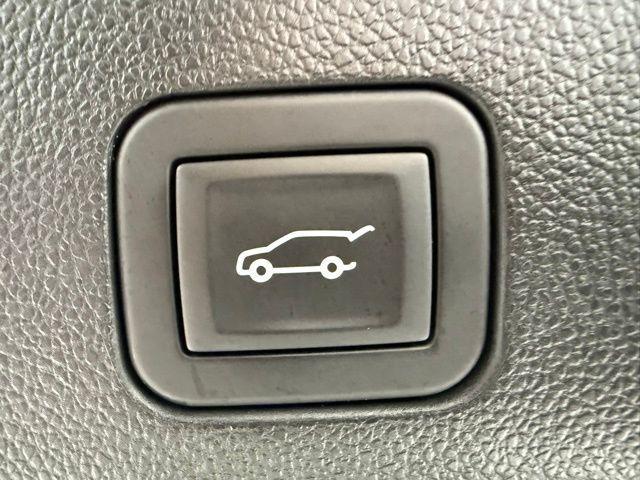 used 2025 GMC Yukon XL car, priced at $76,974