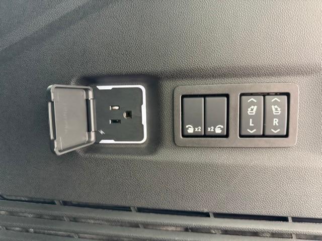used 2025 GMC Yukon XL car, priced at $83,974