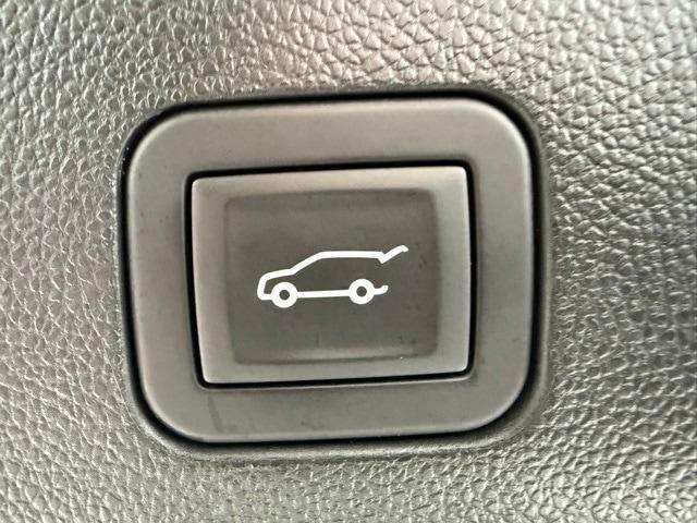 used 2025 GMC Yukon XL car, priced at $83,974