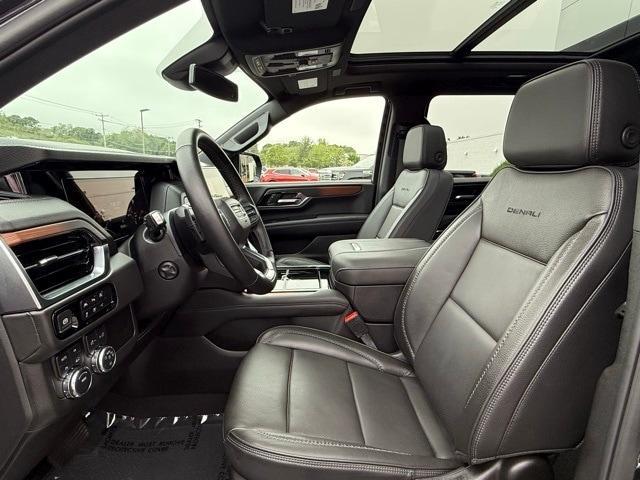 used 2025 GMC Yukon XL car, priced at $83,974