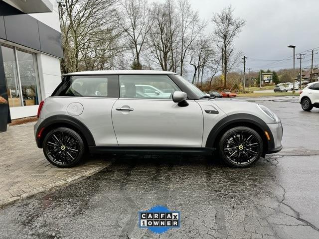 used 2024 MINI SE Hardtop car, priced at $24,574