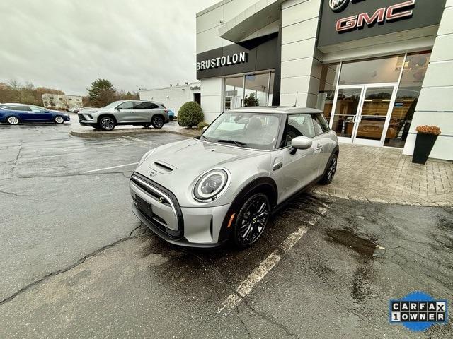 used 2024 MINI SE Hardtop car, priced at $24,574