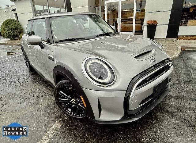 used 2024 MINI SE Hardtop car, priced at $24,574