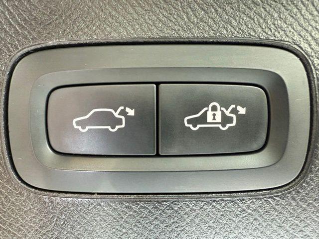 used 2022 Volvo XC90 Recharge Plug-In Hybrid car, priced at $44,974