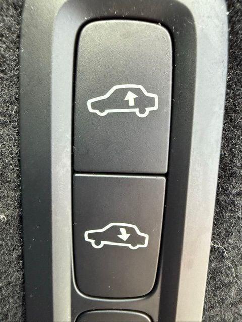 used 2022 Volvo XC90 Recharge Plug-In Hybrid car, priced at $44,974