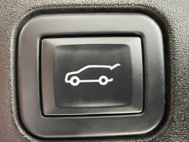 used 2023 Cadillac XT5 car, priced at $44,974