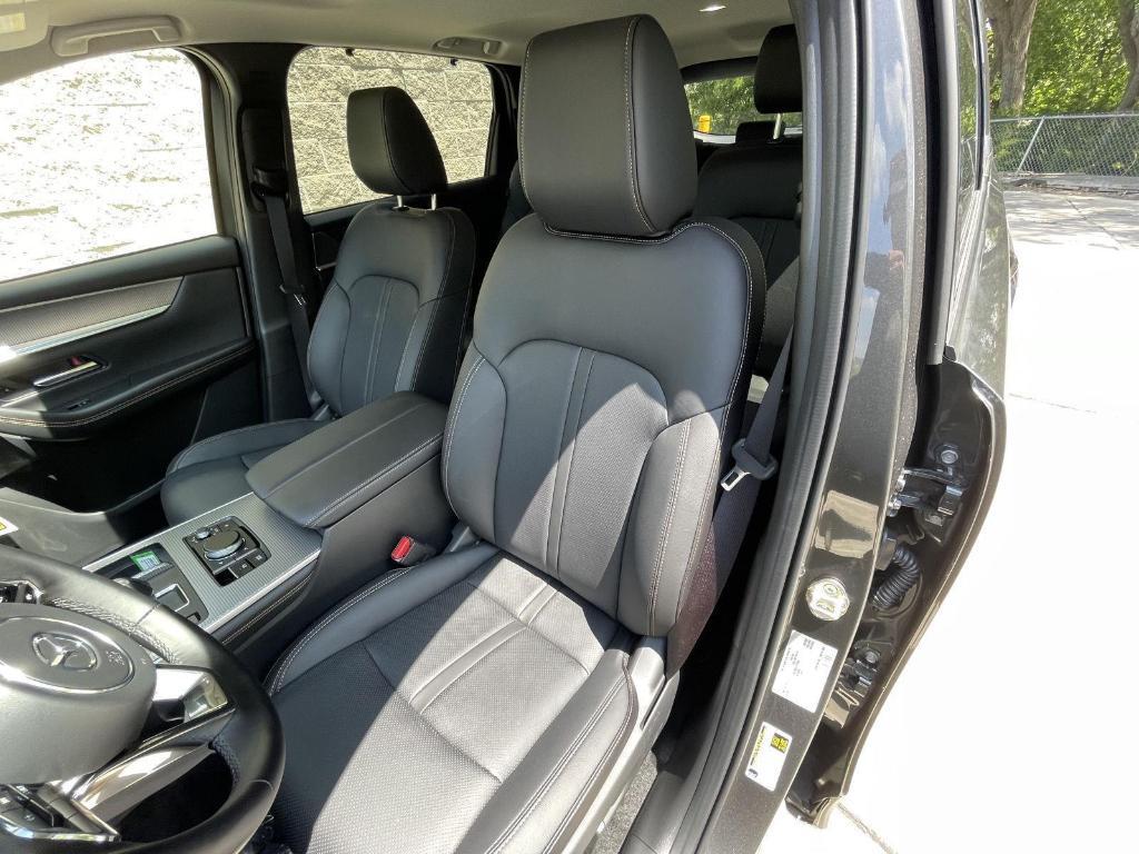 new 2025 Mazda CX-90 car, priced at $39,095