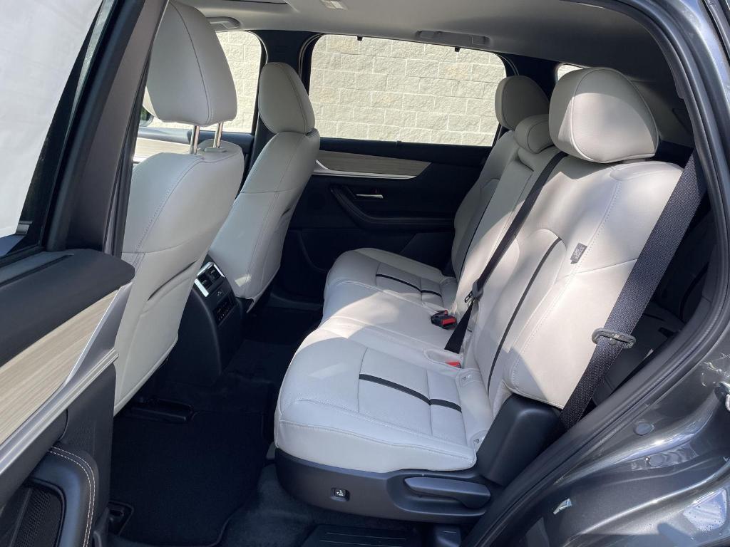 new 2025 Mazda CX-90 car, priced at $39,095