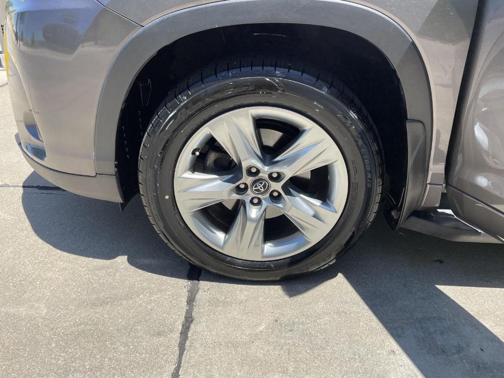 used 2017 Toyota Highlander car, priced at $23,400