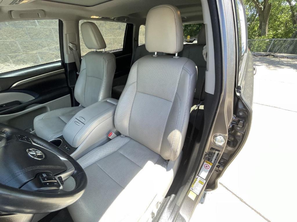 used 2017 Toyota Highlander car, priced at $23,400