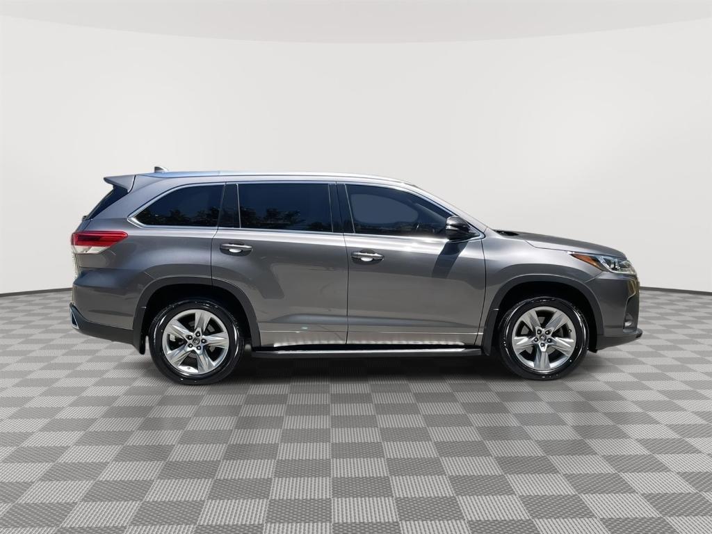 used 2017 Toyota Highlander car, priced at $23,400