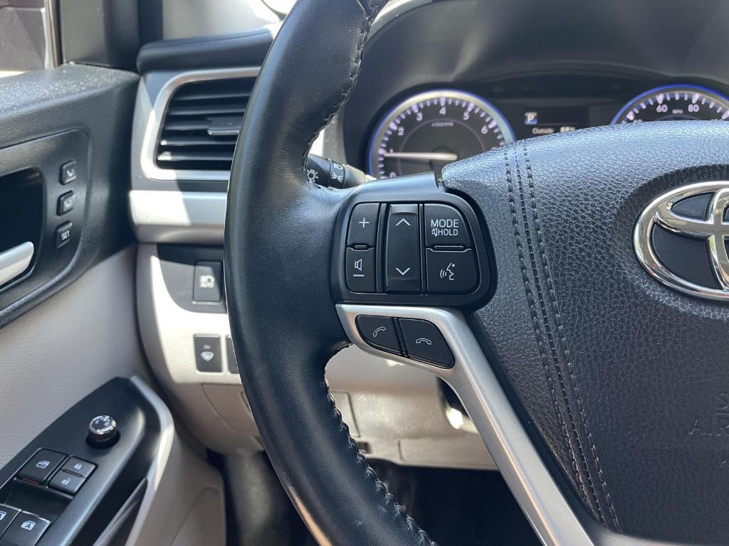 used 2017 Toyota Highlander car, priced at $23,400