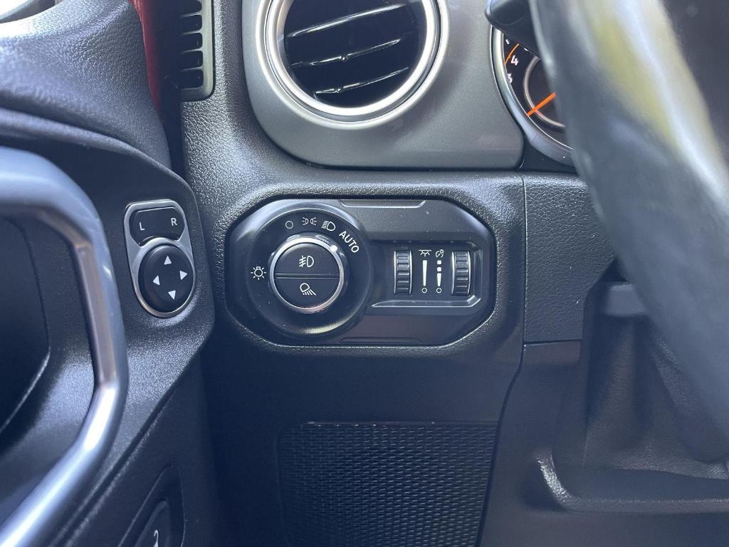 used 2021 Jeep Gladiator car, priced at $28,000