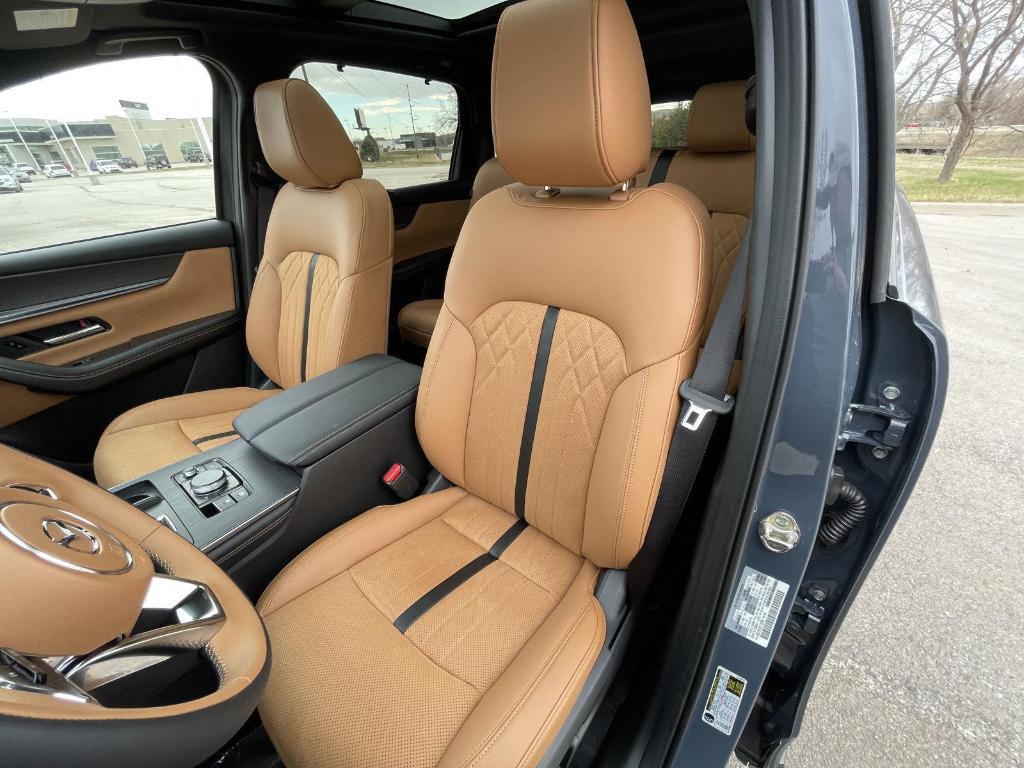 new 2025 Mazda CX-70 car, priced at $53,678