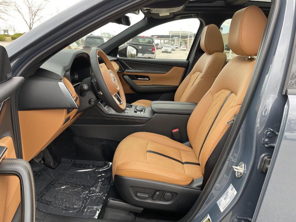 new 2025 Mazda CX-70 car, priced at $53,678