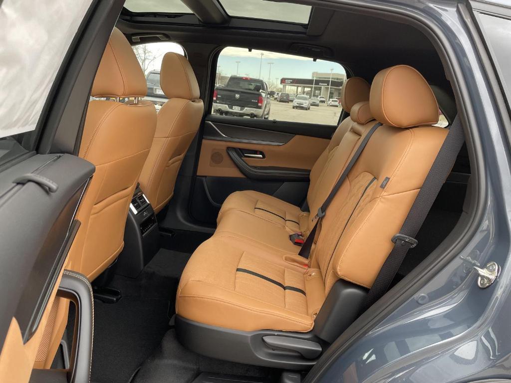 new 2025 Mazda CX-70 car, priced at $53,678