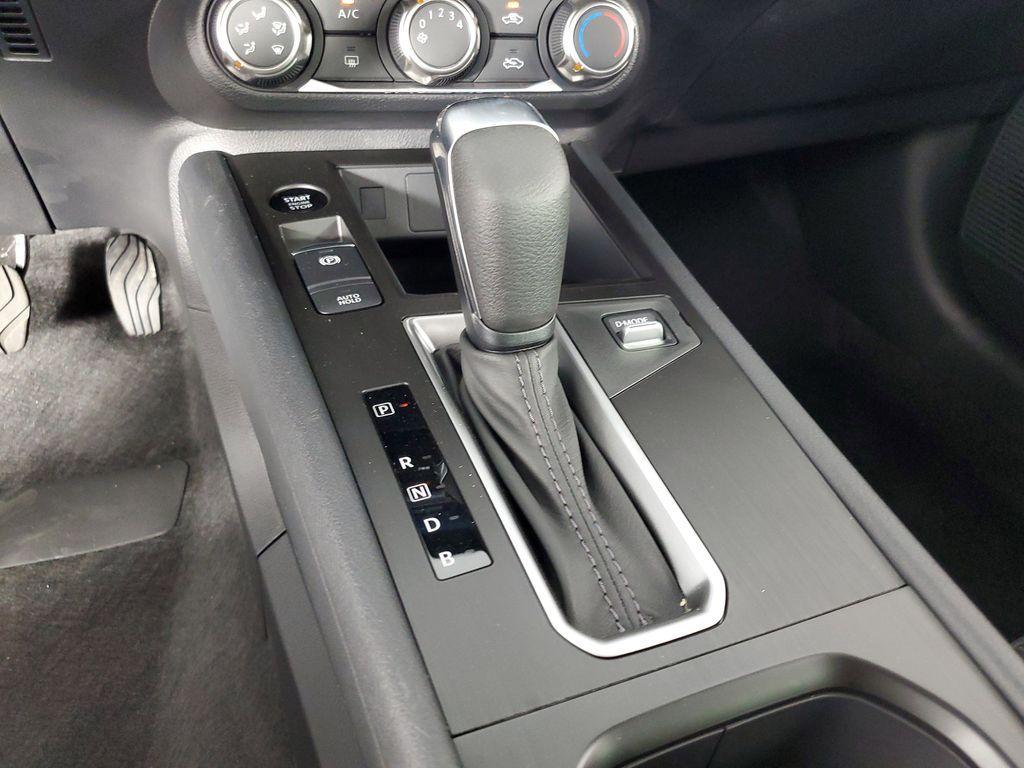new 2025 Nissan Kicks car, priced at $23,082
