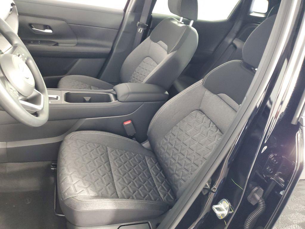 new 2025 Nissan Kicks car, priced at $23,082